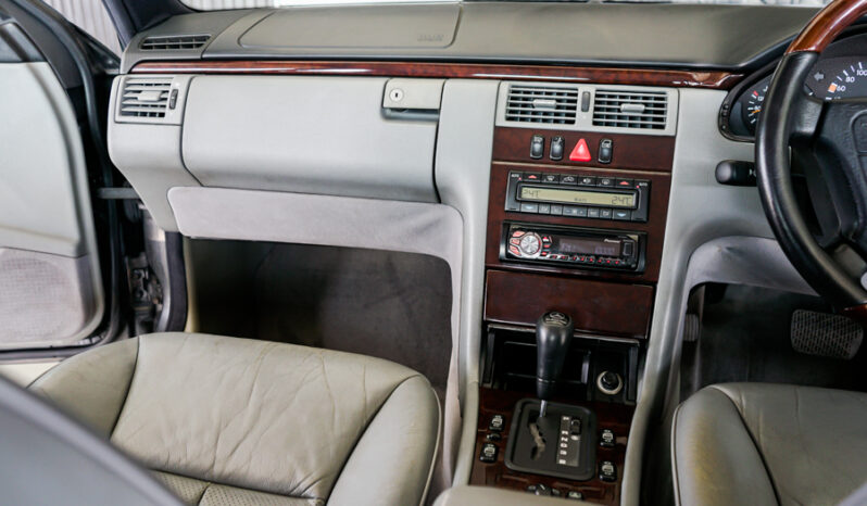 Mercedes-benz E230 Elegance ปี 1997 full