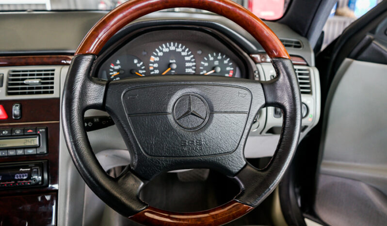 Mercedes-benz E230 Elegance ปี 1997 full