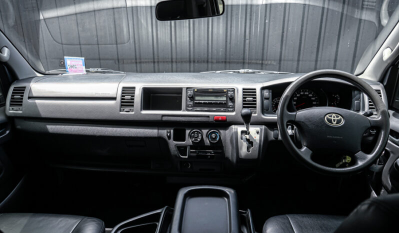 Toyota Ventury 2.7 G 2013 full