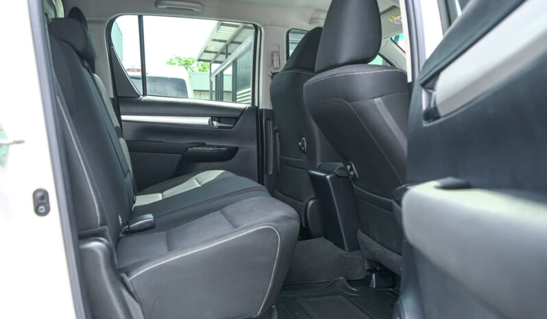 Toyota Hilux Revo D-Cab 2.4 E MT 2018 full