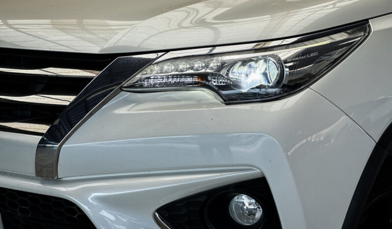 Toyota Fortuner 2.8TRD Back Top 2WD ปี 2016(17) full