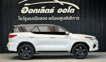 Toyota Fortuner 2.8TRD Back Top 2WD ปี 2016(17) full