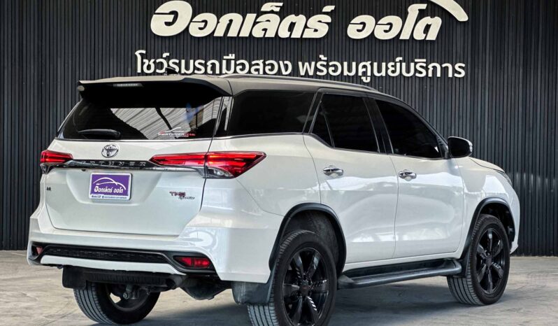 Toyota Fortuner 2.8TRD Back Top 2WD ปี 2016(17) full