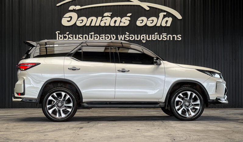 Toyota Fortuner Legender 2.8 Back Top 2WD ปี2021 full