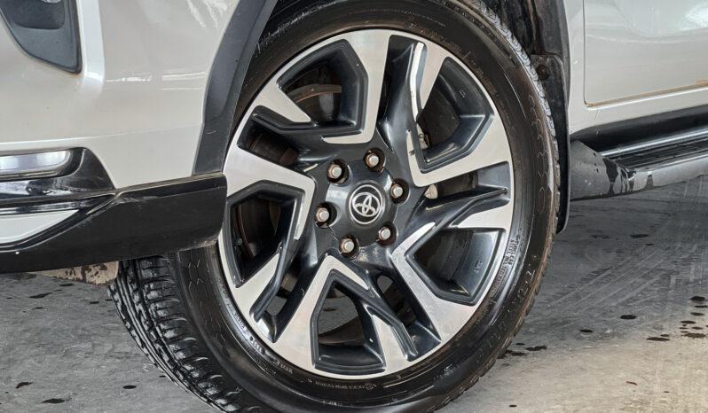 Toyota Fortuner Legender 2.8 Back Top 2WD ปี2021 full