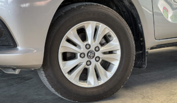 Toyota Hilux Revo DCab 2.4 E MT 2018 full