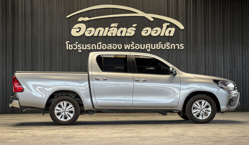 Toyota Hilux Revo DCab 2.4 E MT 2018 full
