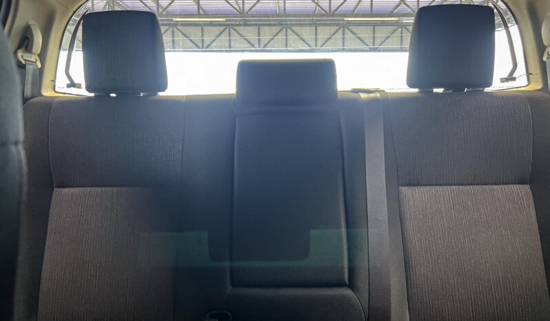 Toyota Hilux Revo DCab 2.4 E MT 2018 full