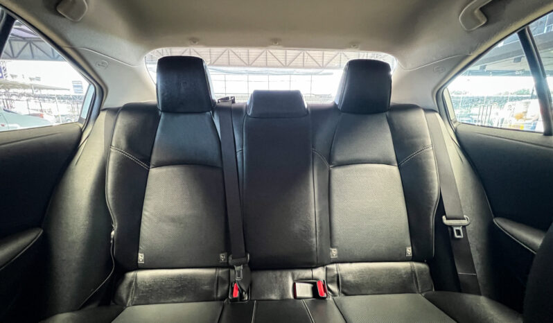 Toyota Corolla Altis 1.8 Hybrid Entry 2019 full