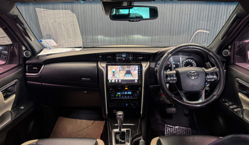 Toyota Fortuner Legender 2.8Back Top 4WD ปี2020 full