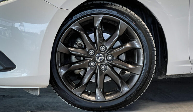 Mazda 3 Hatchback 2.0 S 2015 full