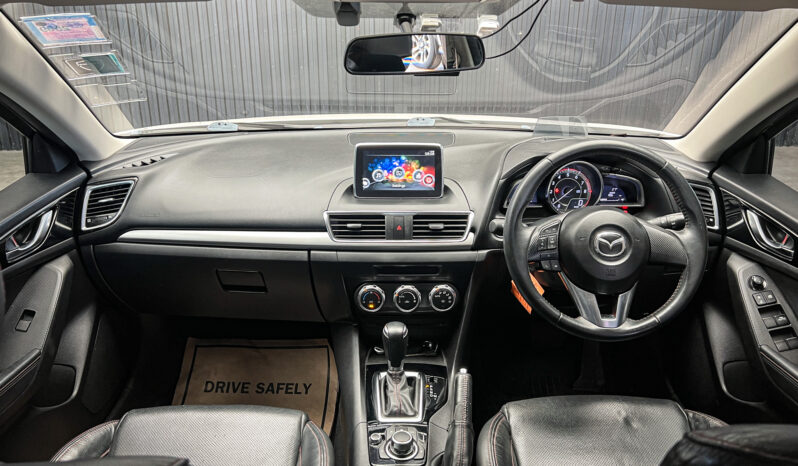 Mazda 3 Hatchback 2.0 S 2015 full