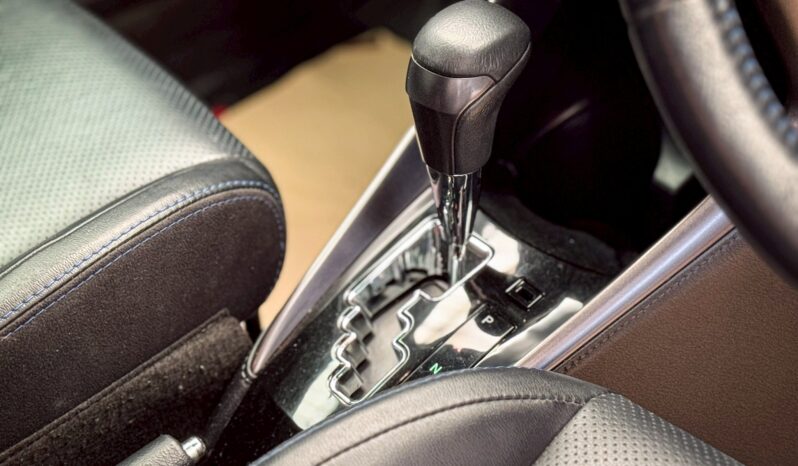 Toyota Yaris 1.2 Sport Premium 2020 full