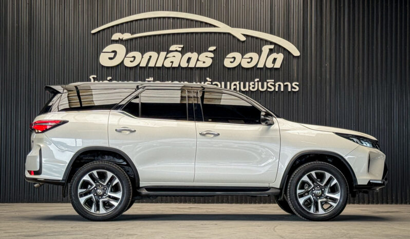 Toyota Fortuner Legender 2.4 Back Top 4WD ปี2021 full
