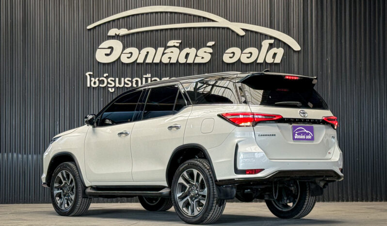 Toyota Fortuner Legender 2.4 Back Top 4WD ปี2021 full