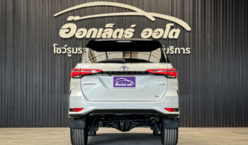 Toyota Fortuner Legender 2.4 Back Top 4WD ปี2021 full