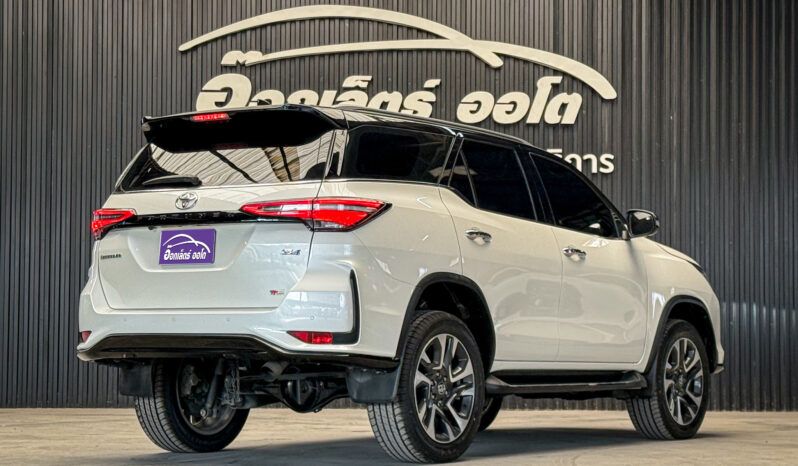 Toyota Fortuner Legender 2.4 Back Top 4WD ปี2021 full