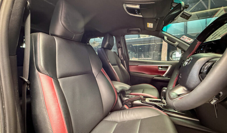 Toyota Fortuner Legender 2.4 Back Top 4WD ปี2021 full