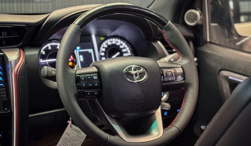 Toyota Fortuner Legender 2.4 Back Top 4WD ปี2021 full