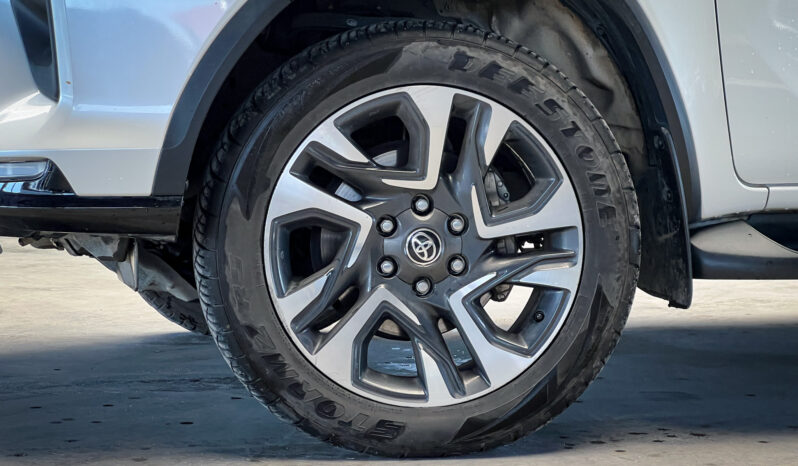 Toyota Fortuner Legender 2.8 Back Top 4WD ปี2021 full