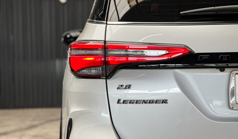 Toyota Fortuner 2.8 Legender Black Top 2WD 2022 full