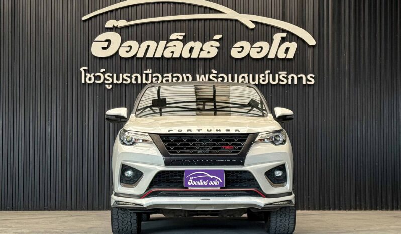 Toyota Fortuner 2.8 TRD Sportivo Black Top 2WD ปี 2018 full