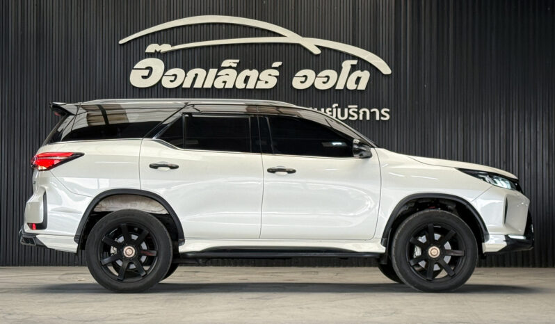 Toyota Fortuner 2.8 Legender Black Top 4WD ปี 2021 full