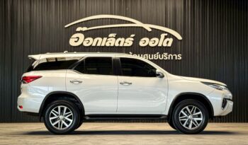 Toyota Fortuner 2.8V 4WD ปี 2016 full