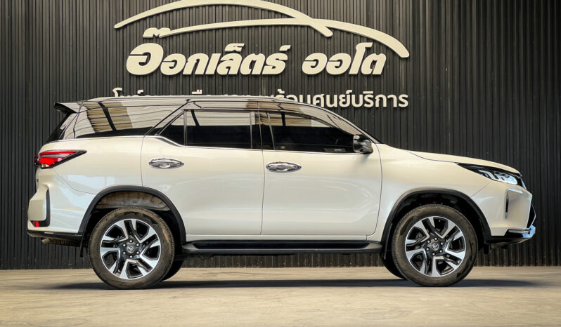 Toyota Fortuner Legender 2.8 Back Top 4WD ปี2021 full