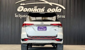 Toyota Fortuner 2.8 TRD Sportivo Black Top 2WD ปี 2018 full