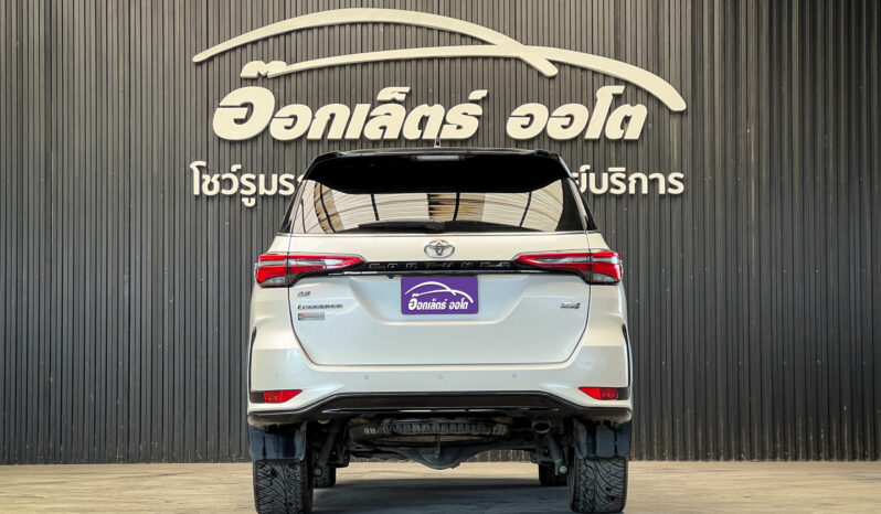 Toyota Fortuner Legender 2.8 Back Top 4WD ปี2021 full