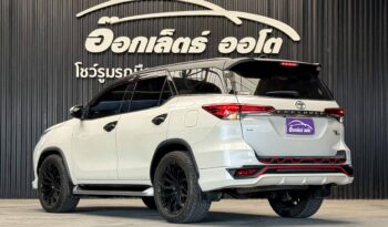 Toyota Fortuner 2.8 TRD Sportivo Black Top 2WD ปี 2018 full