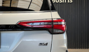 Toyota Fortuner Legender 2.8 Back Top 4WD ปี2021 full