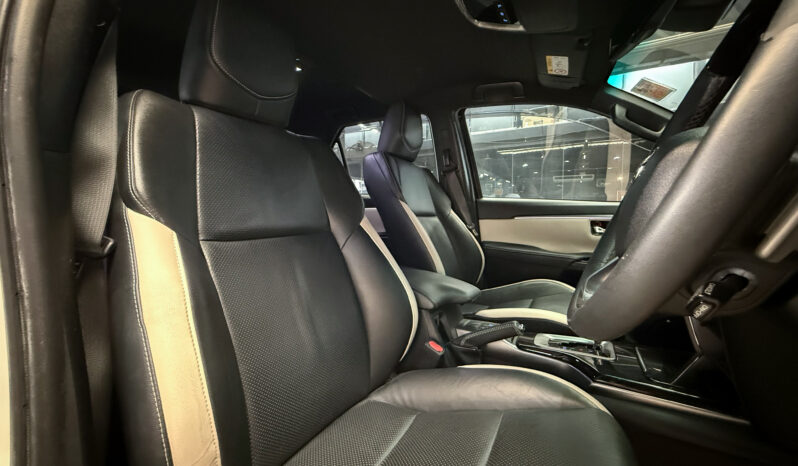 Toyota Fortuner 2.8 Legender Black Top 4WD ปี 2021 full