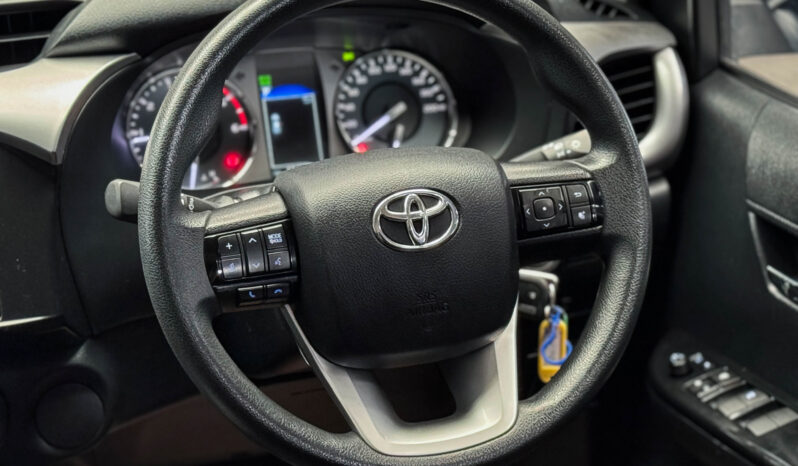 Toyota Hilux Revo D-Cab Prerunner 2.4 Entry AT ปี 2020 full
