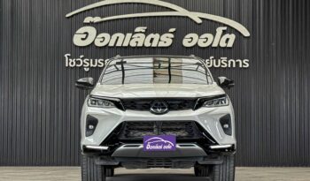 Toyota Fortuner Legender 2.4 Back Top 2WD ปี2022 full