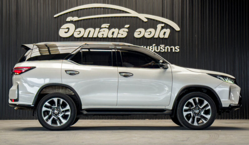Toyota Fortuner 2.8 Legender Black Top 2WD ปี 2021 full