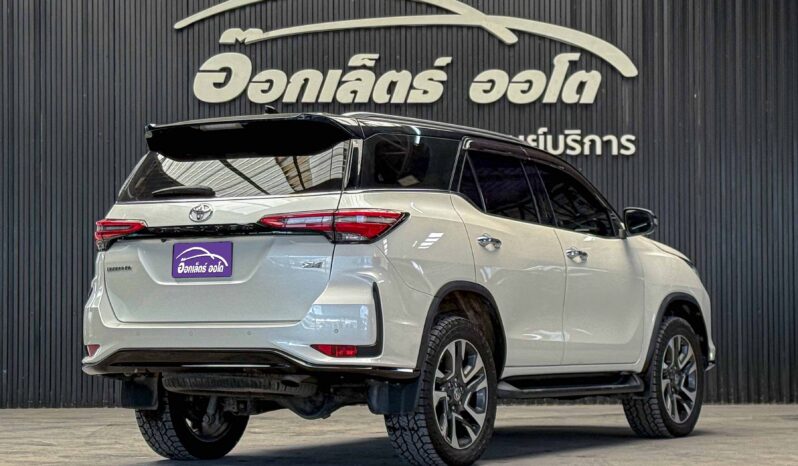Toyota Fortuner Legender 2.4 Back Top 4WD ปี2021 full