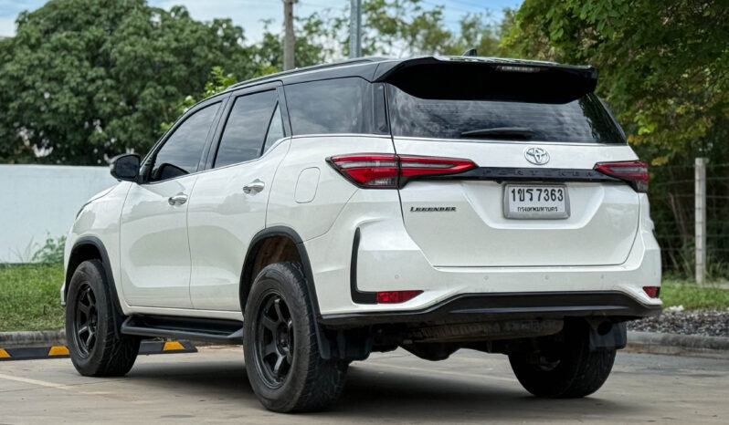 Toyota Fortuner 2.4 Legender Black Top 2WD 2020 full