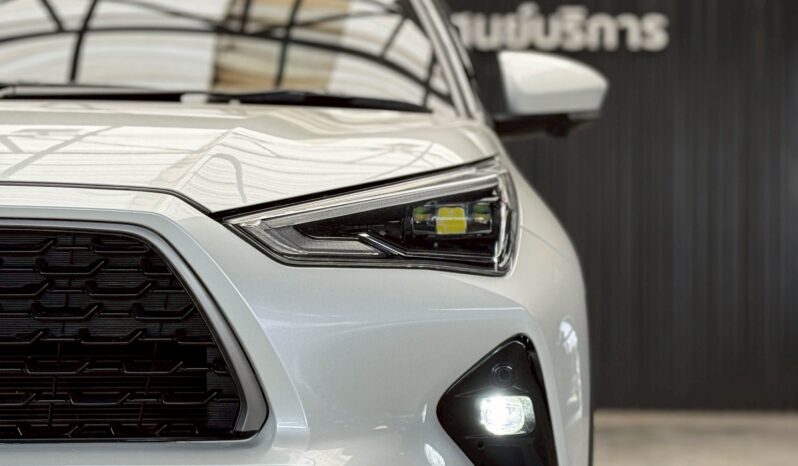 Toyota Yaris Cross 1.5 HEV Premium Luxury 2025 full