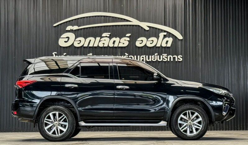 Toyota Fortuner 2.4 V Navi 2WD 2019 full