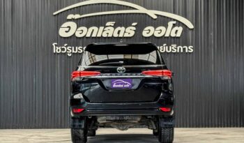 Toyota Fortuner 2.4 V Navi 2WD 2019 full