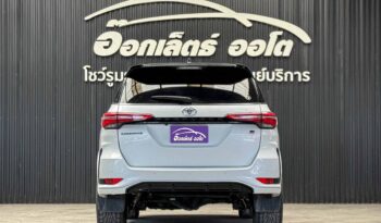 Toyota Fortuner Legender 2.4 Back Top 2WD ปี2022 full