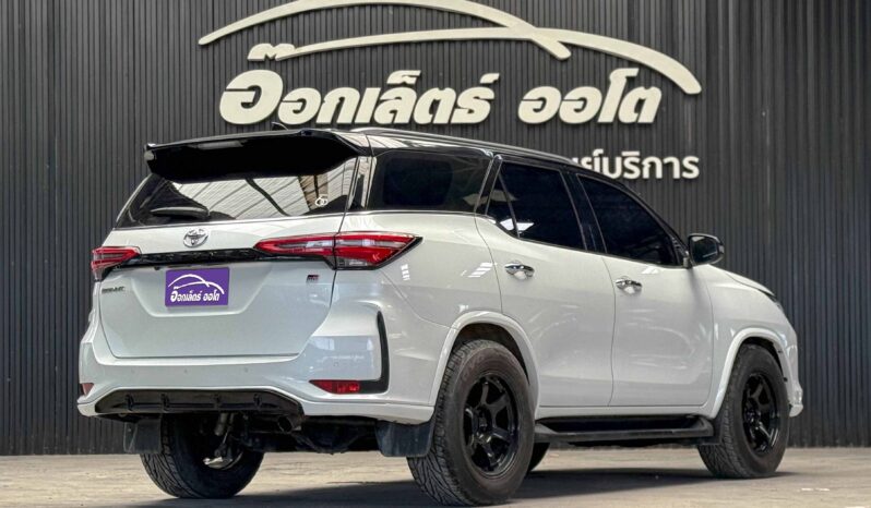 Toyota Fortuner Legender 2.4 Back Top 2WD ปี2022 full