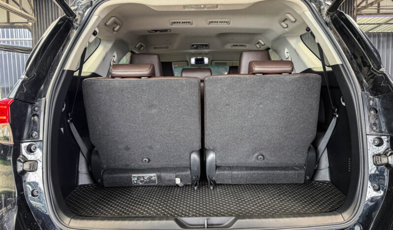 Toyota Fortuner 2.4 V Navi 2WD 2019 full