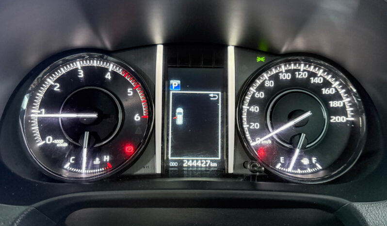 Toyota Fortuner 2.4 Legender Black Top 2WD 2020 full