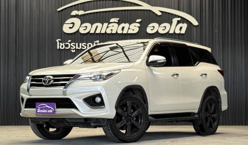 Toyota Fortuner 2.8 TRD Sportivo 2WD 2017 full