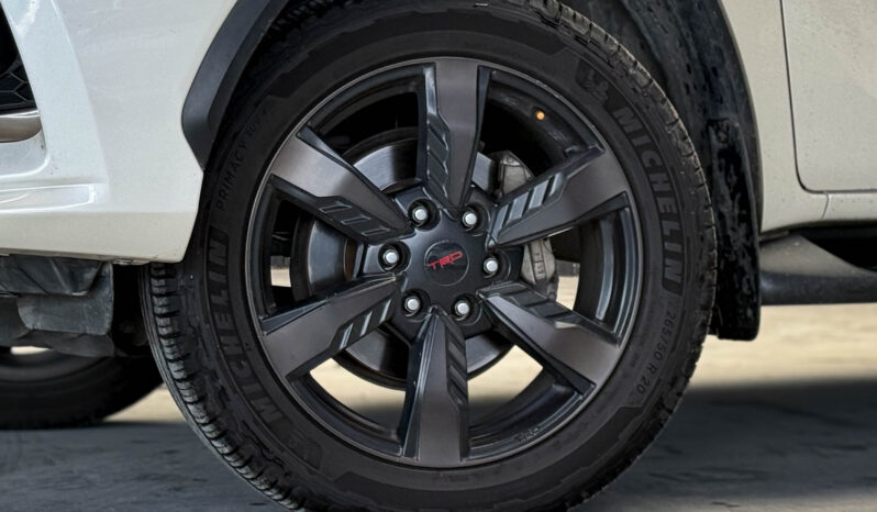 Toyota Fortuner 2.8 TRD Sportivo 2WD 2017 full