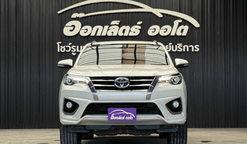 Toyota Fortuner 2.8 TRD Sportivo 2WD 2017 full