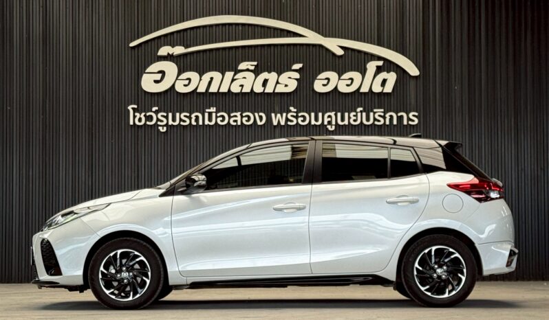 Toyota Yaris 1.2 Sport Premium Black Roof (MNC) 2022 full